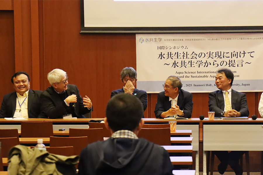 パネルディスカッションの様子（1）